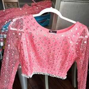 Beautiful Indian lehnga choli including blouse, dupatta and skirt in Small size